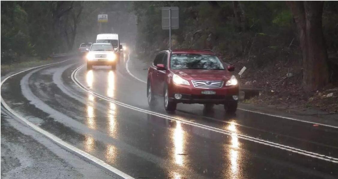 雨天開車太危險(xiǎn)，交通安全科普館教您如何應(yīng)對